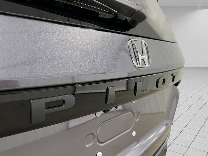 New 2025 Honda Pilot Touring image 5