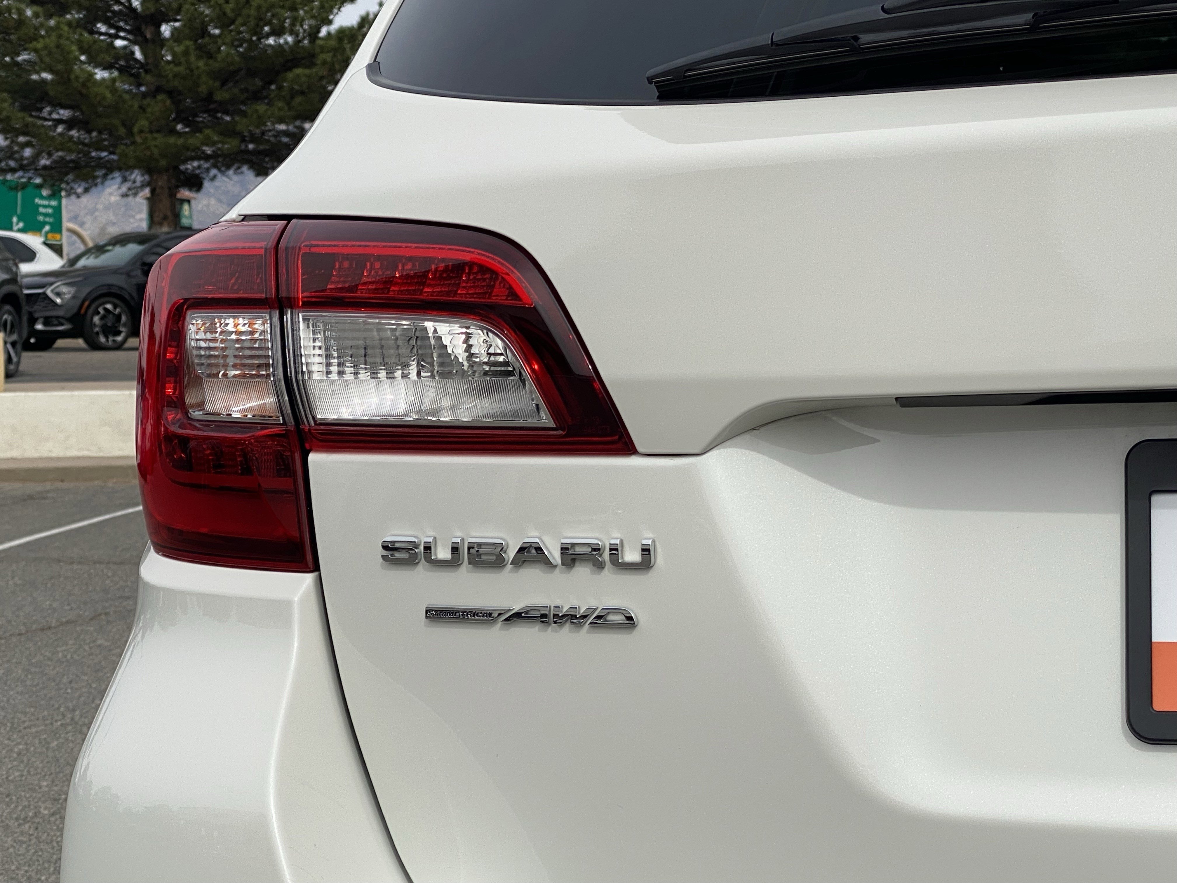 Used 2018 Subaru Outback 3.6R Limited AWD/4WD image 28