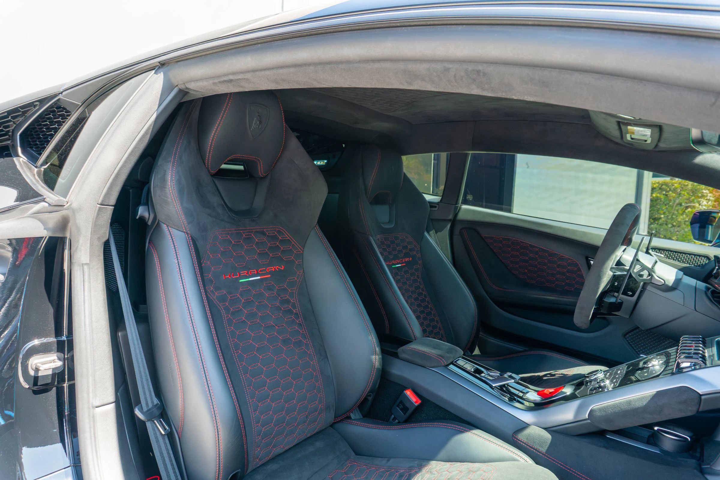 Used 2019 Lamborghini Huracan LP 580-2 image 11