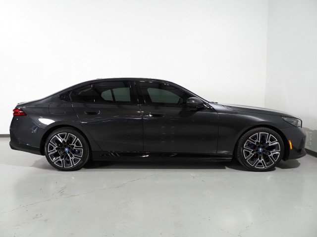Used 2025 BMW i5 eDrive40i w/ M Sport Package image 5