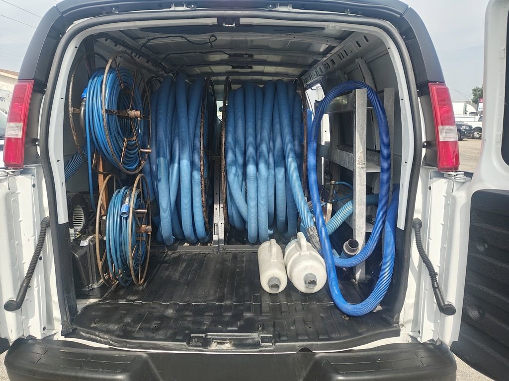 Used 2017 Chevrolet Express 2500 Extended image 2