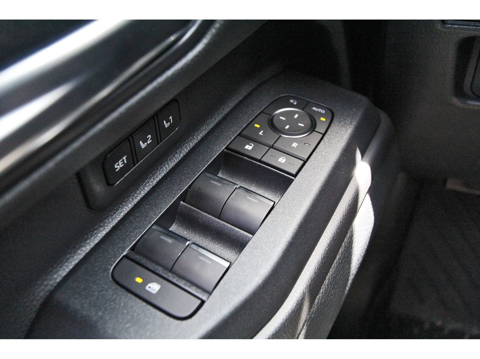 Used 2026 Toyota Land Cruiser w/ Premium Package AWD/4WD image 21