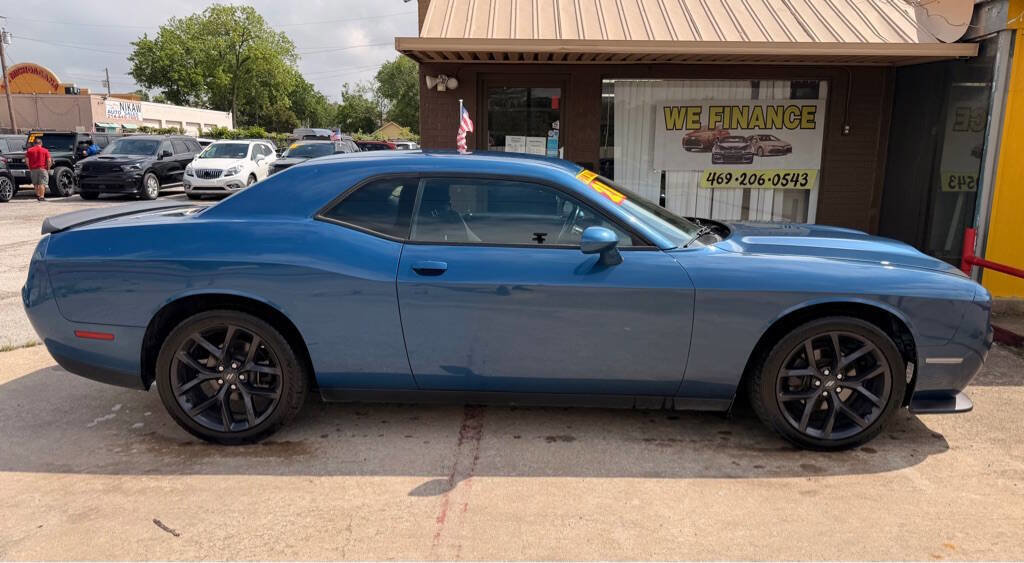 Used 2021 Dodge Challenger SXT w/ Blacktop Package RWD image 6