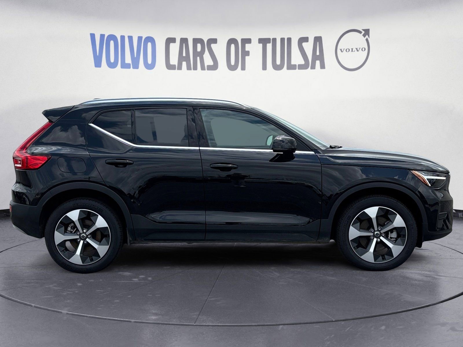 New 2025 Volvo XC40 B5 Core w/ Protection Package Premier image 6