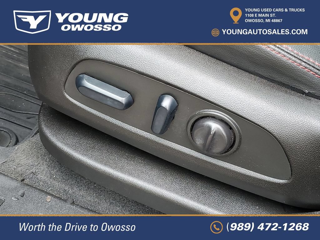 Used 2022 Chevrolet Equinox RS w/ RS Leather Package FWD image 9