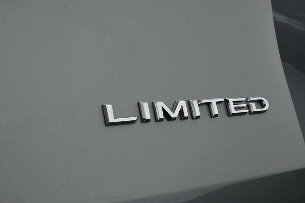 Used 2025 Toyota Grand Highlander AWD image 38