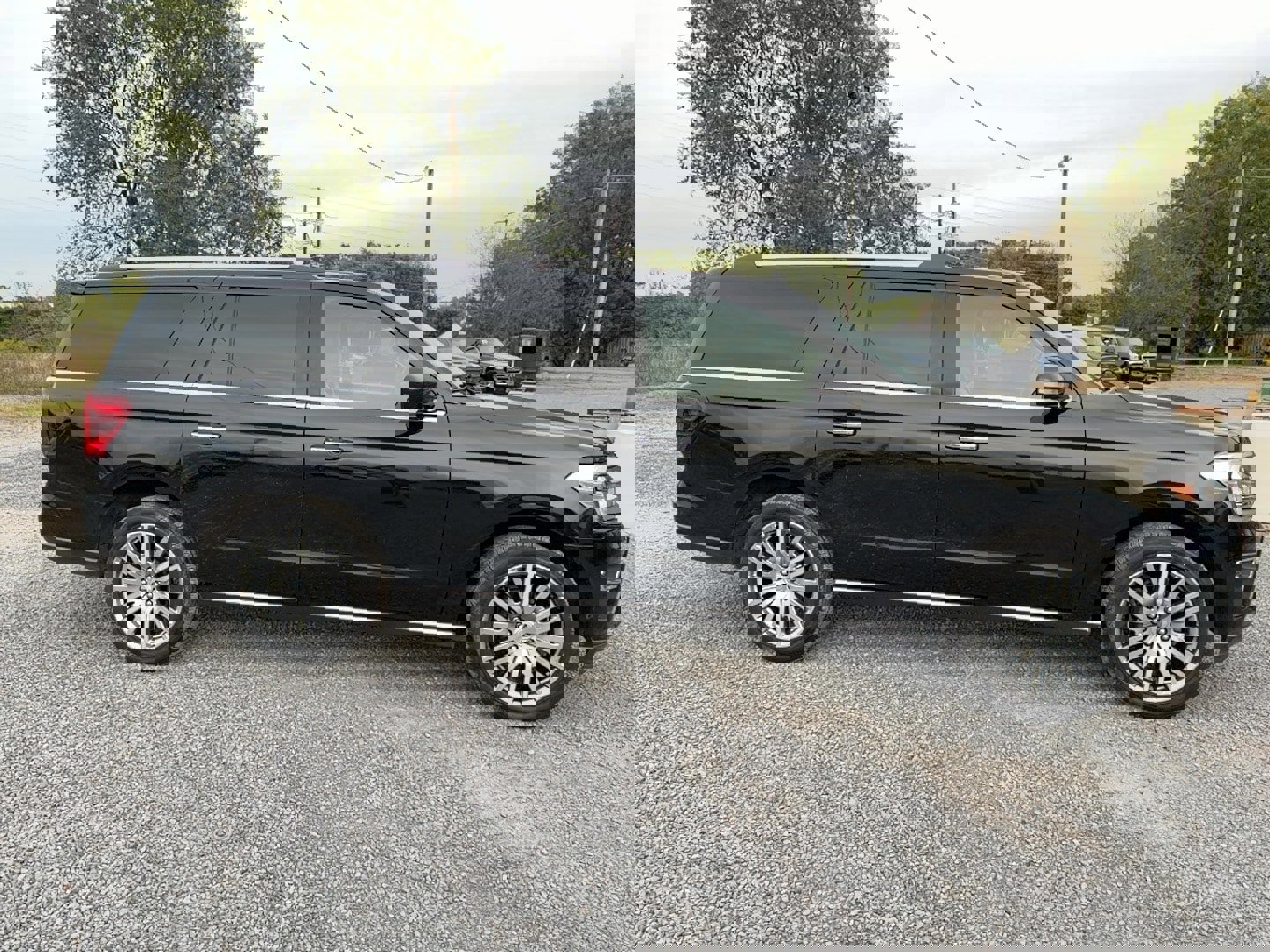 Used 2022 Ford Expedition Max Limited image 6