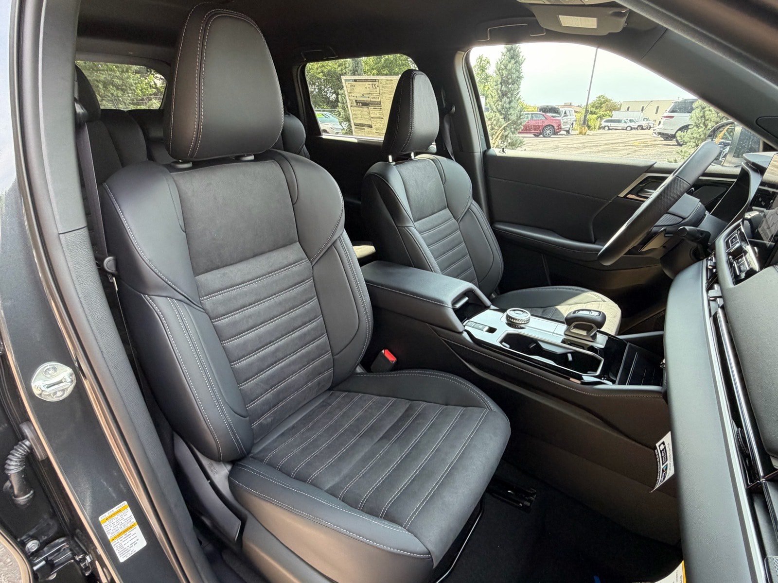 New 2026 Mitsubishi Outlander LE AWD/4WD image 12