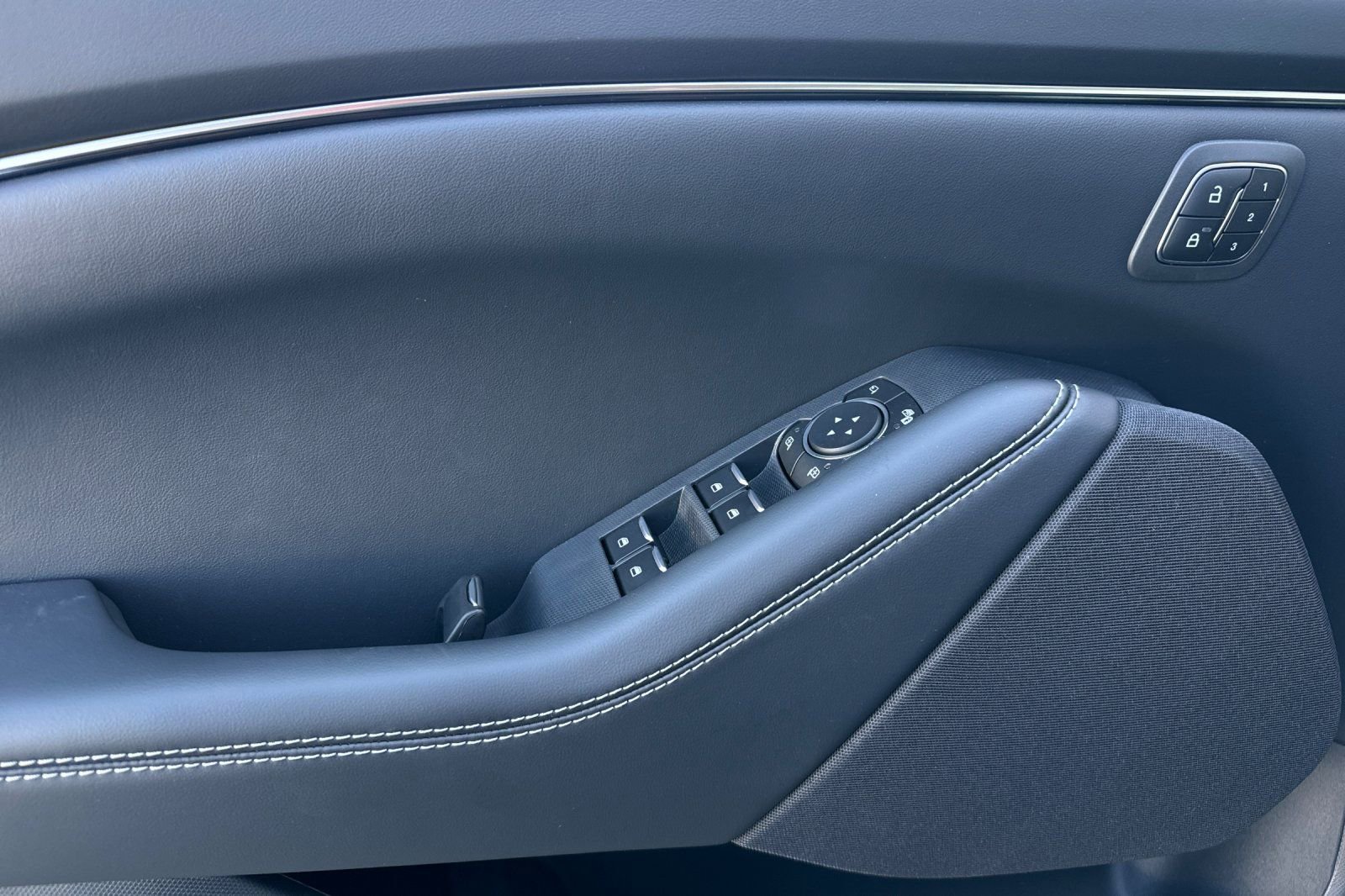 New 2025 Ford Mustang Mach-E Select w/ Comfort Package Lite image 11