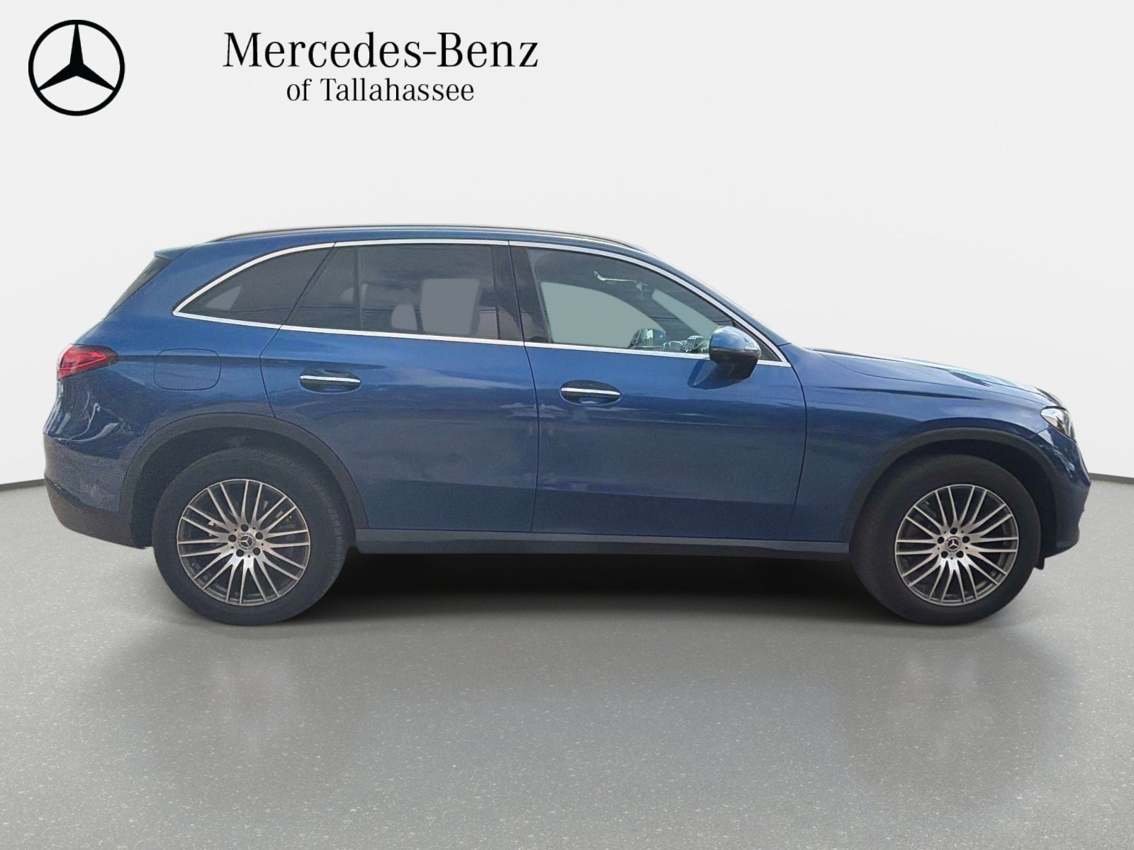 Used 2026 Mercedes-Benz GLC 300 image 4