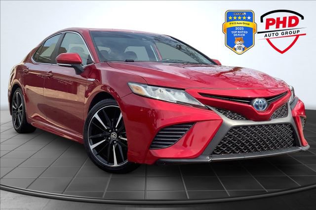 Used 2019 Toyota Camry SE w/ Sunroof Package