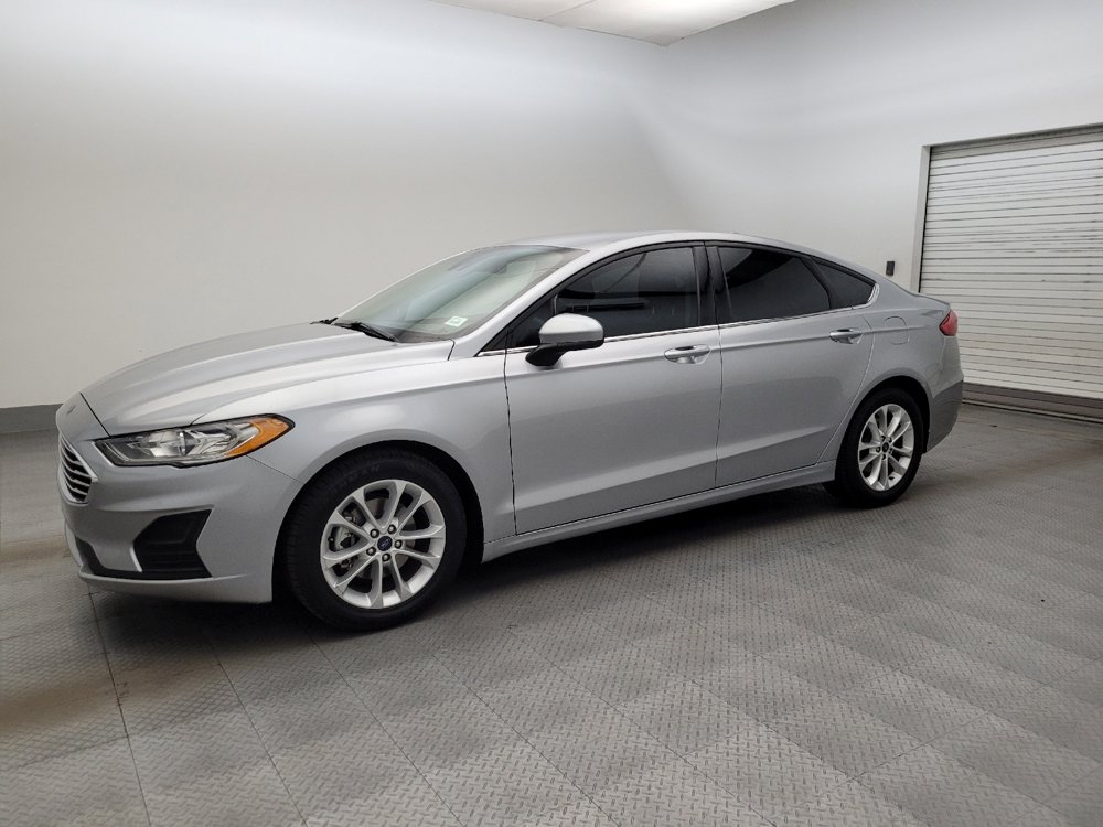 Used 2020 Ford Fusion SE image 2