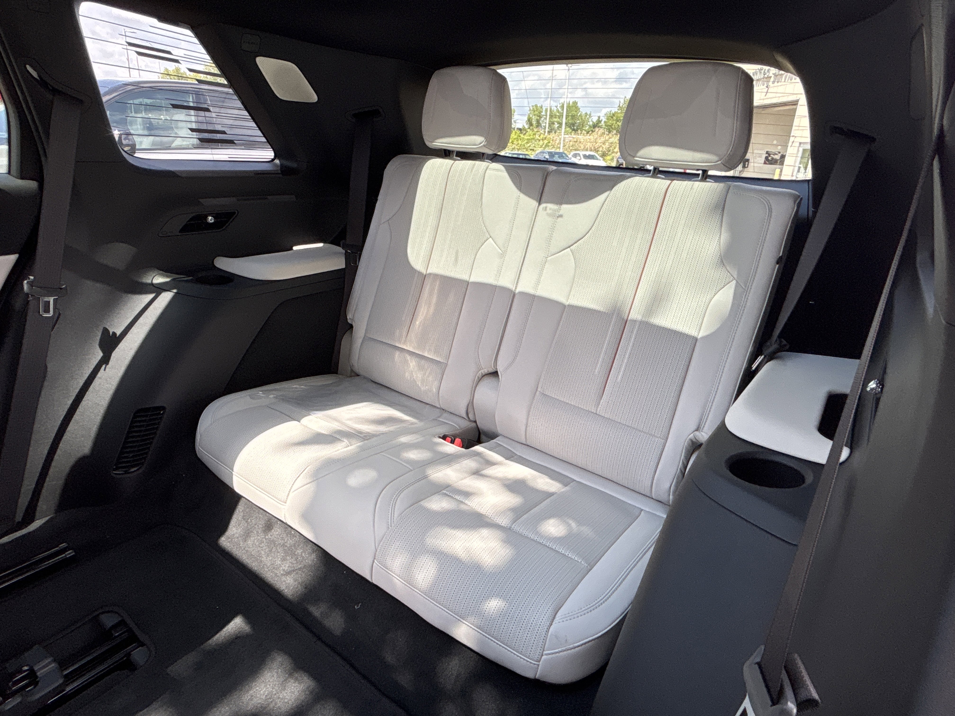 New 2026 Cadillac Vistiq Sport image 31