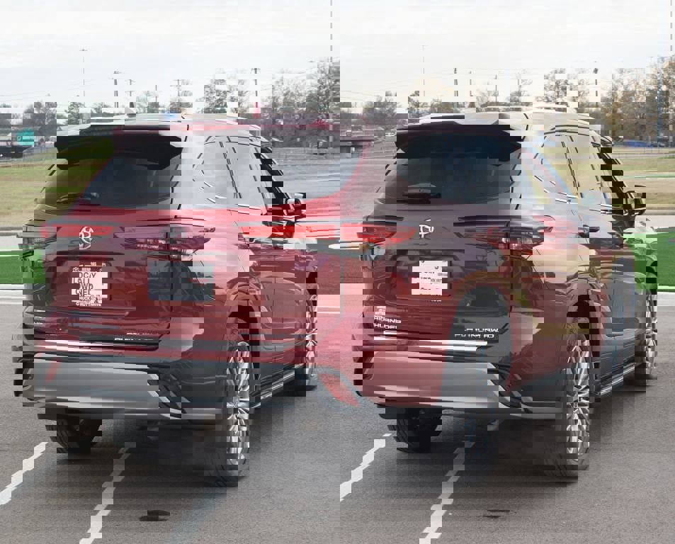 Used 2022 Toyota Highlander Platinum image 22