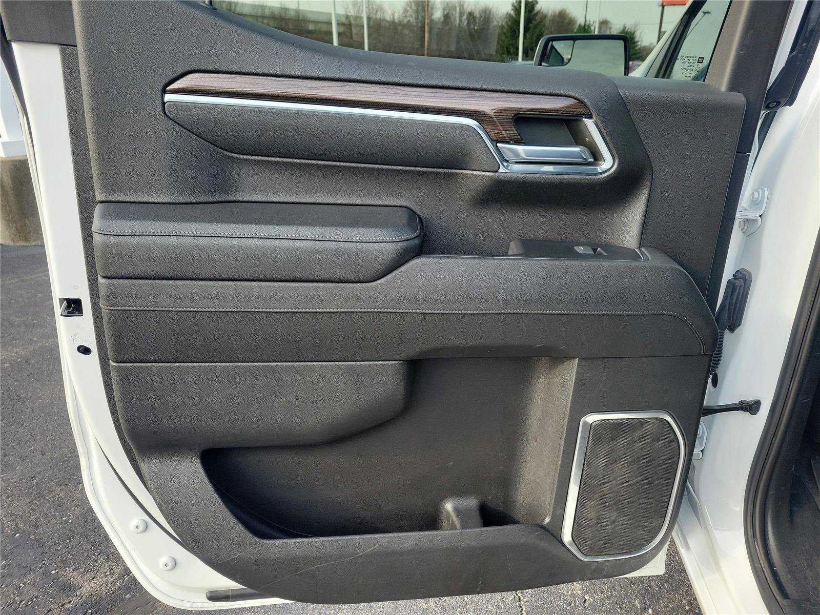 Used 2023 Chevrolet Silverado 1500 LT image 14