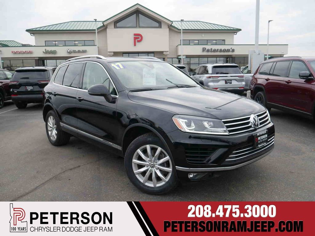Used 2017 Volkswagen Touareg Sport image 1
