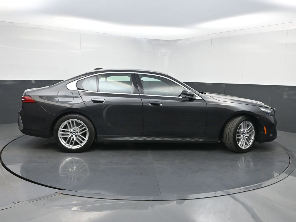 Used 2025 BMW 530i xDrive w/ Premium Package AWD/4WD image 44
