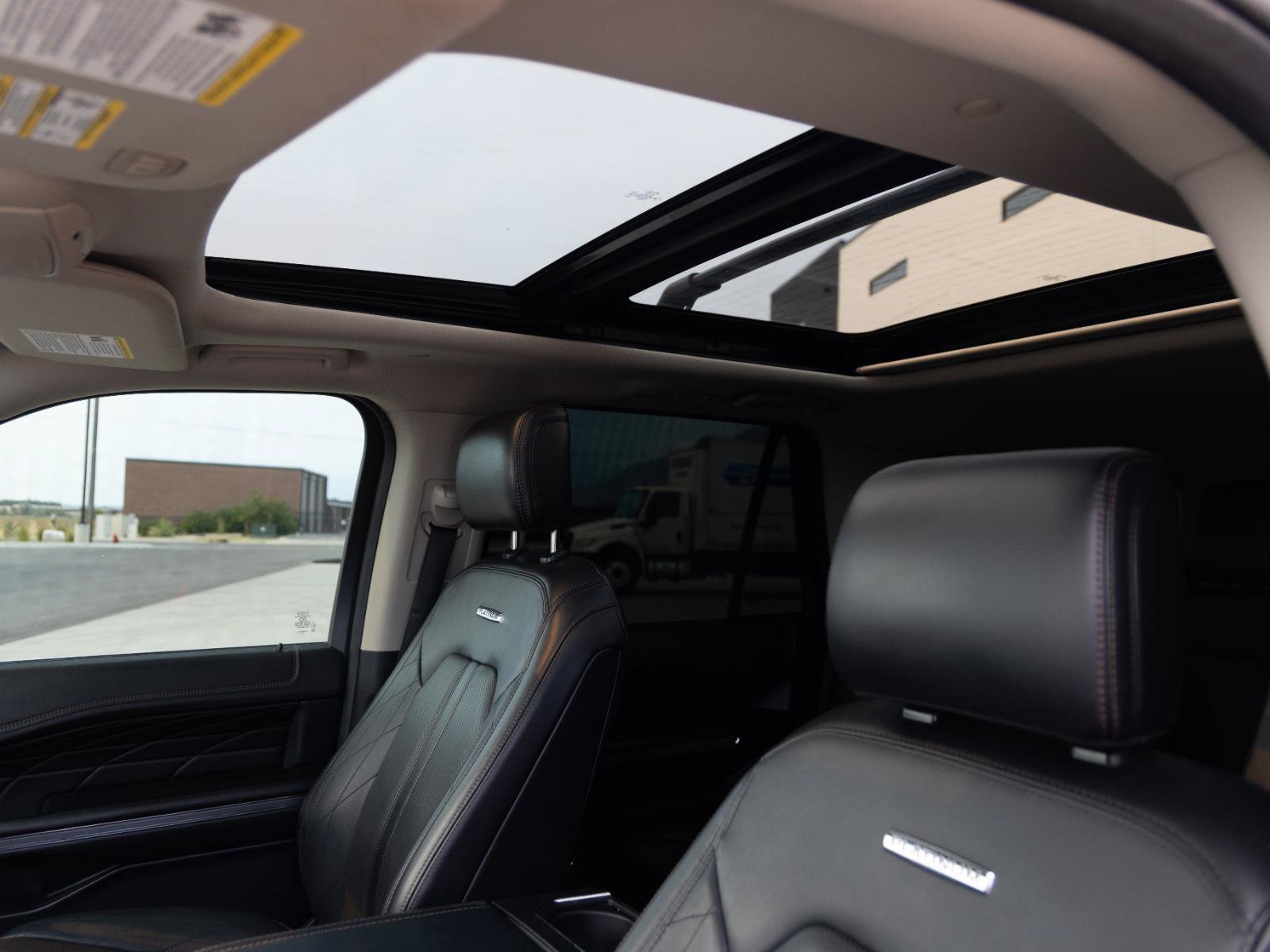 Used 2019 Ford Expedition Max Platinum AWD/4WD image 17
