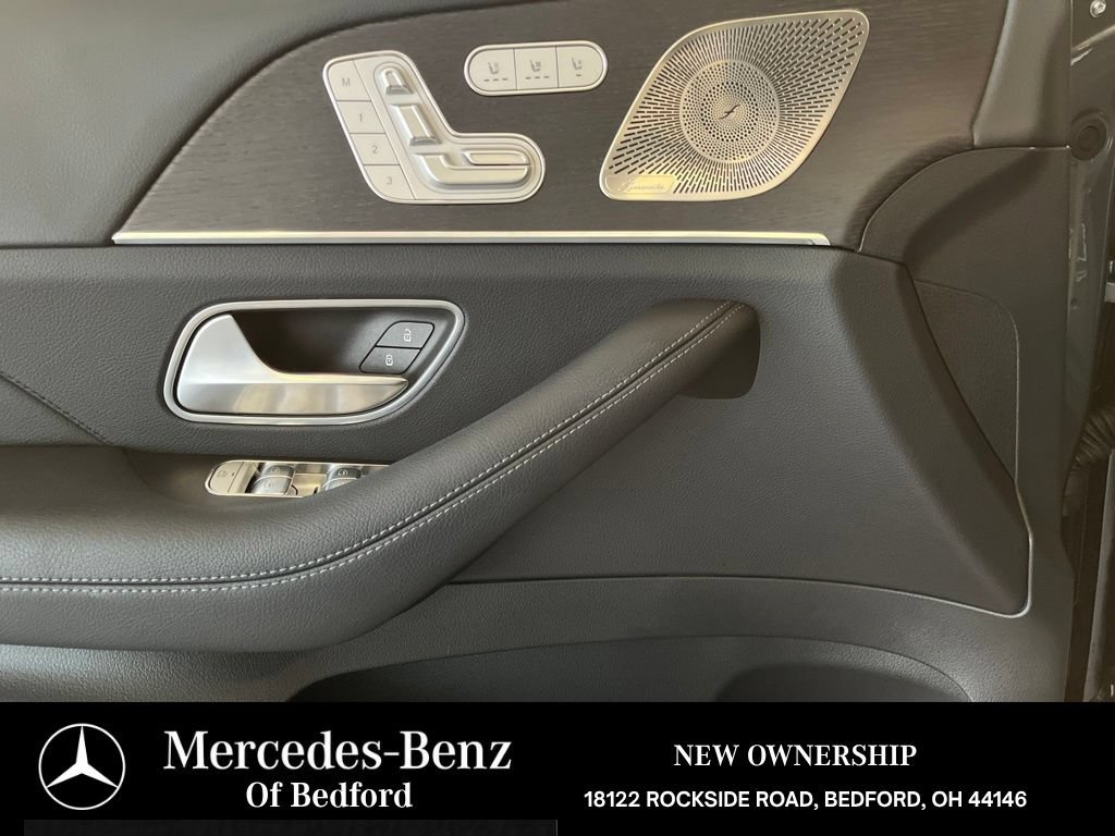 Used 2026 Mercedes-Benz GLS 580 4MATIC image 12