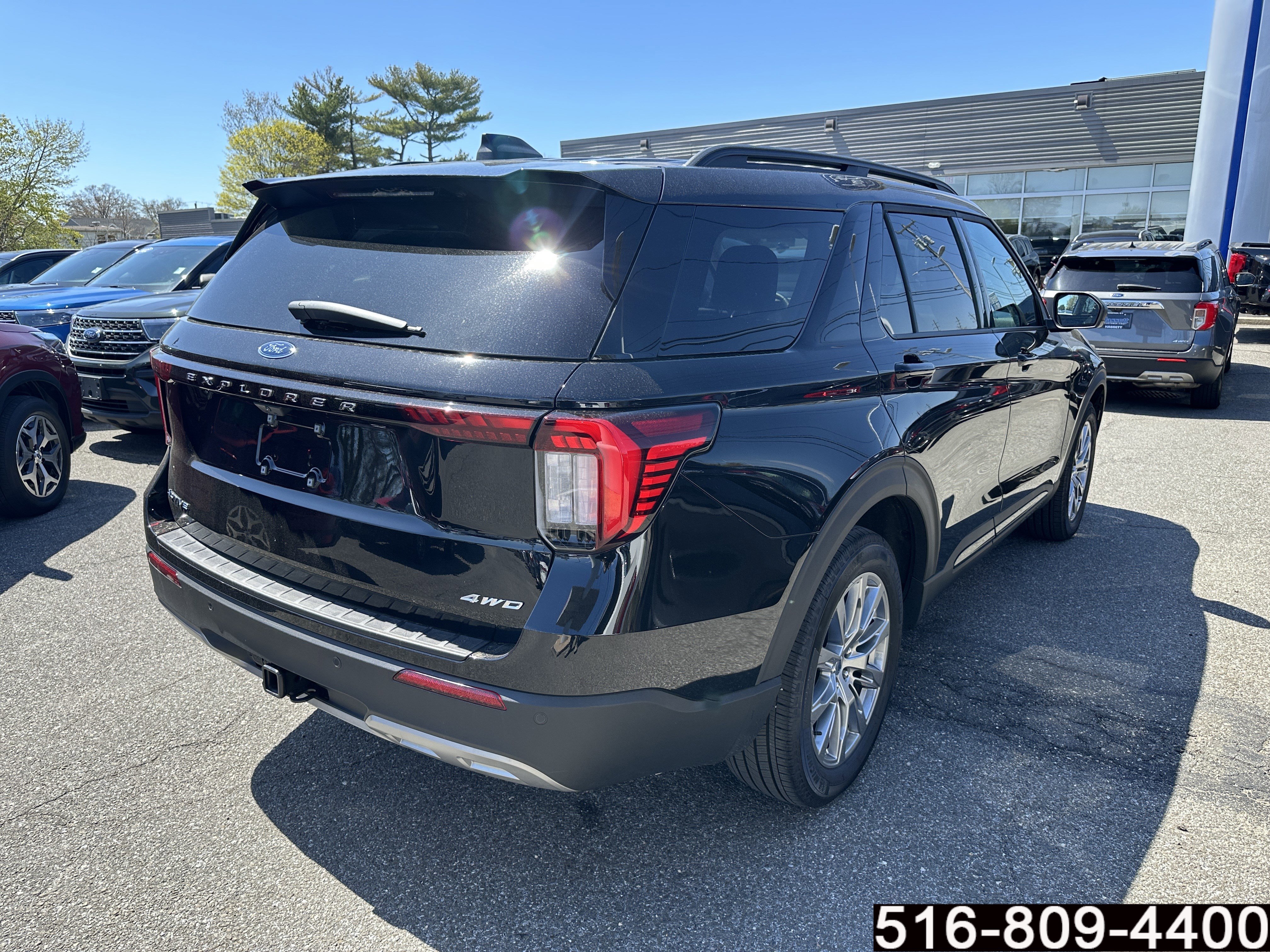 Used 2026 Ford Explorer Active w/ Active Comfort Package AWD/4WD image 4