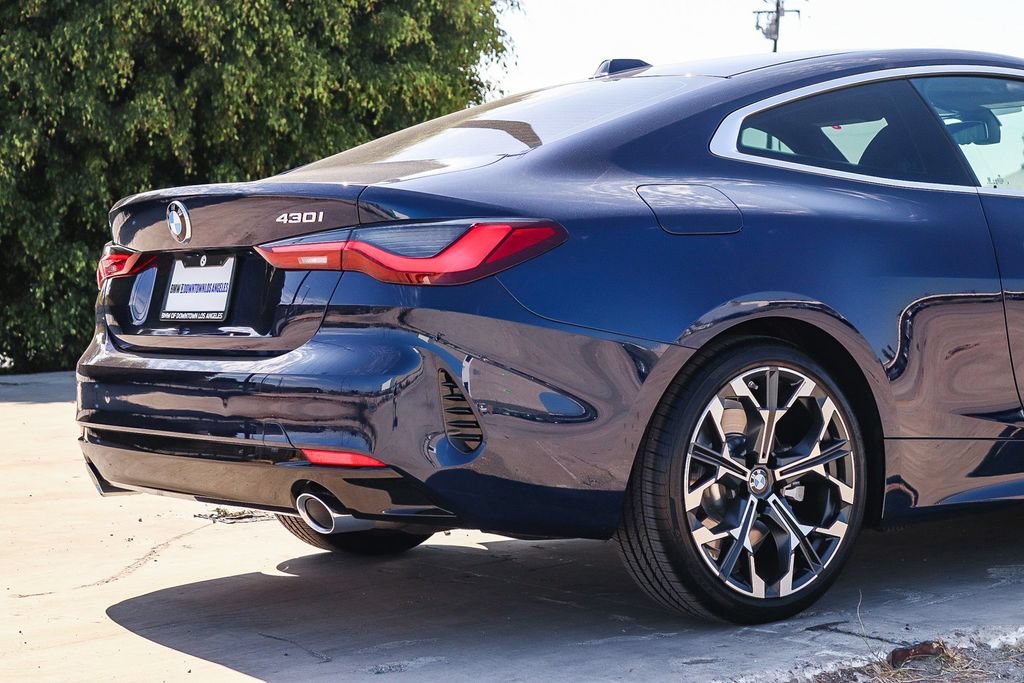 Used 2025 BMW 430i Coupe w/ Premium Package RWD image 12