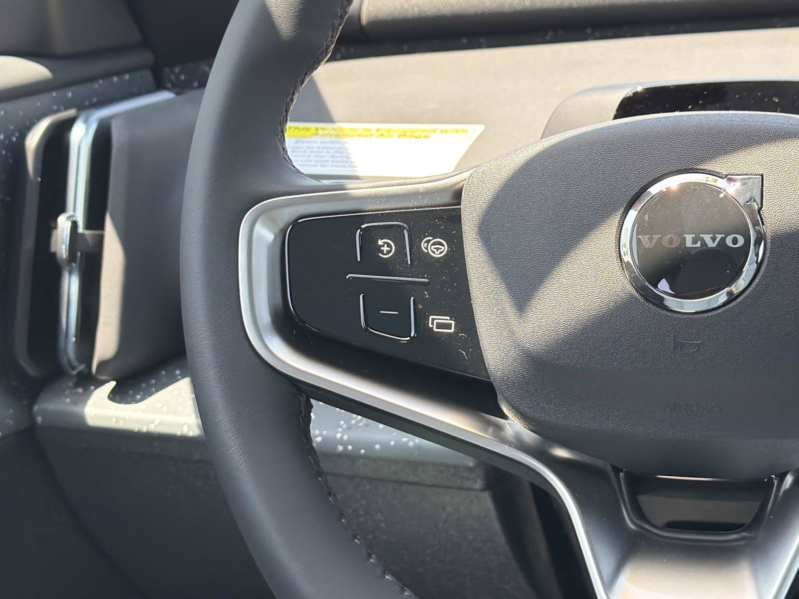 New 2026 Volvo EX30 Ultra AWD/4WD image 8