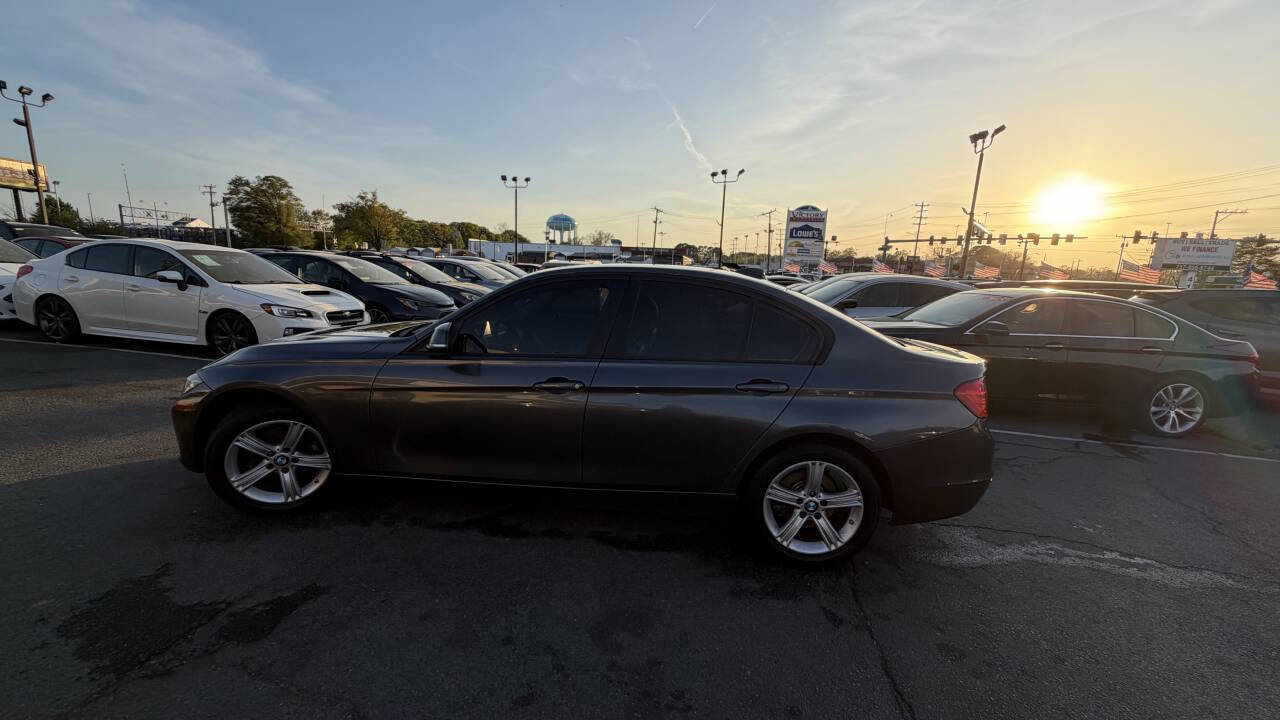 Used 2015 BMW 320i Sedan RWD image 14