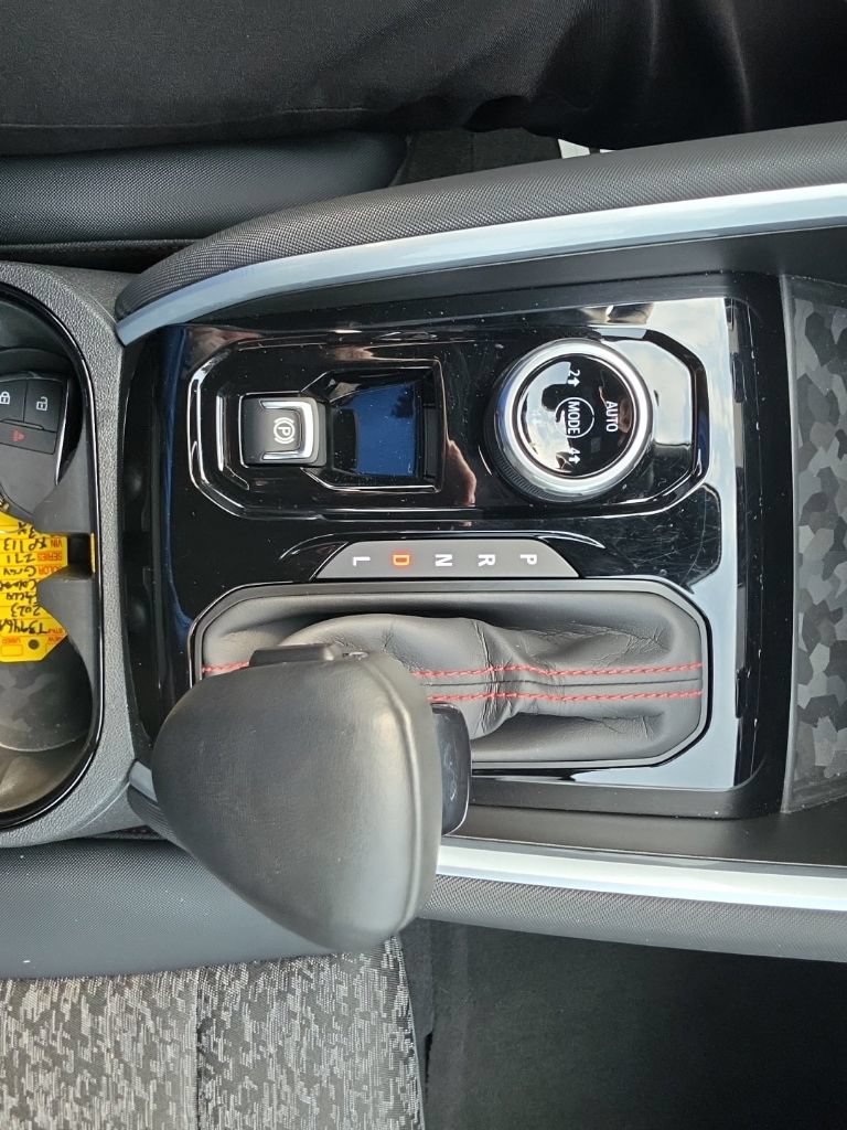 Certified 2023 Chevrolet Colorado Z71 w/ Advanced Trailering Package AWD/4WD image 18