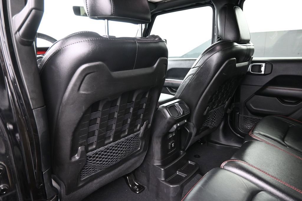 Used 2018 Jeep Wrangler Unlimited Rubicon w/ Dual Top Group AWD/4WD image 23
