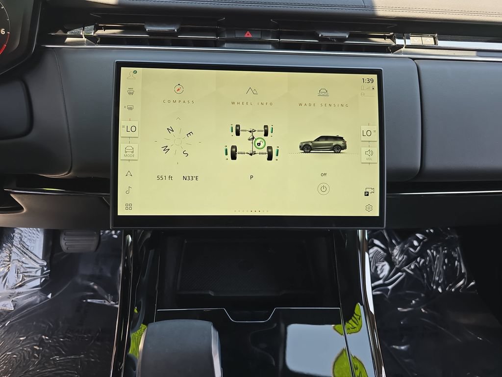Certified 2025 Land Rover Range Rover Sport AWD/4WD image 21