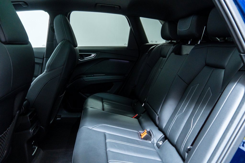 Used 2025 Audi Q4 e-tron Prestige w/ Sport Package image 29