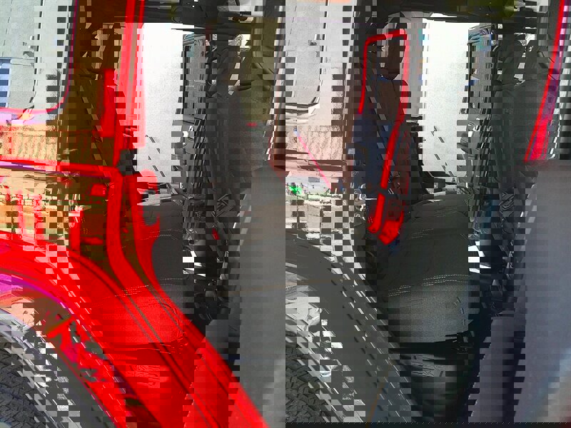 Used 2025 Jeep Wrangler Unlimited Sahara image 16