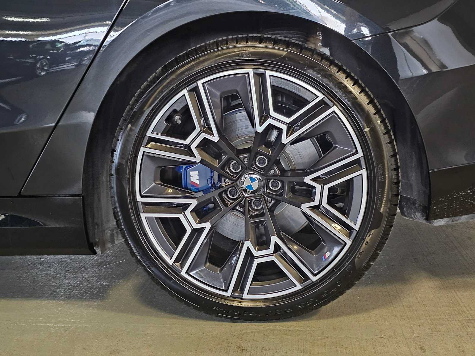 Used 2026 BMW i5 eDrive40 w/ M Sport Package AWD/4WD image 8