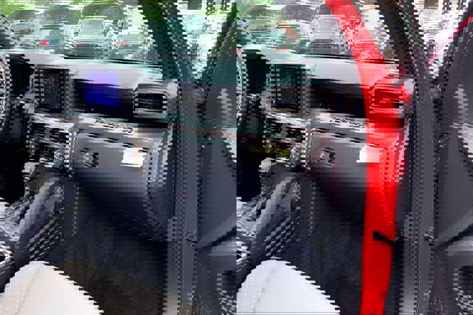 Used 2025 Toyota Tacoma SR5 image 18