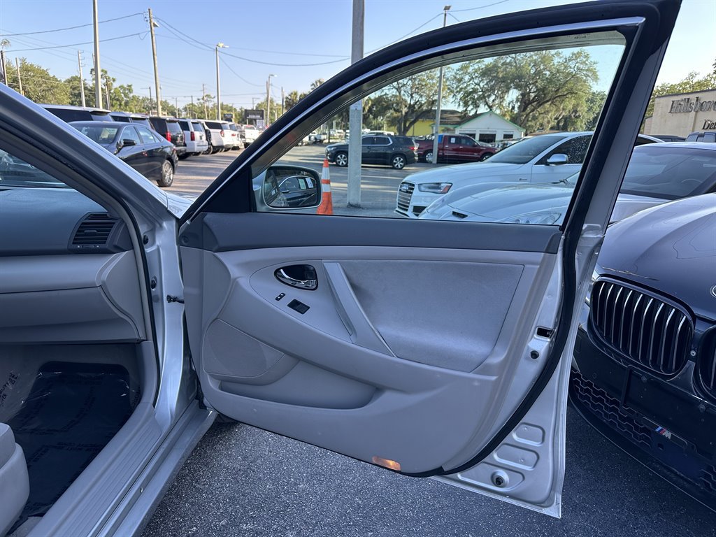 Used 2008 Toyota Camry LE FWD image 31