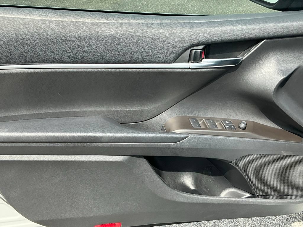 Used 2022 Toyota Camry SE FWD image 10