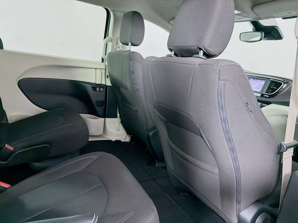 Used 2023 Chrysler Voyager LX FWD image 32