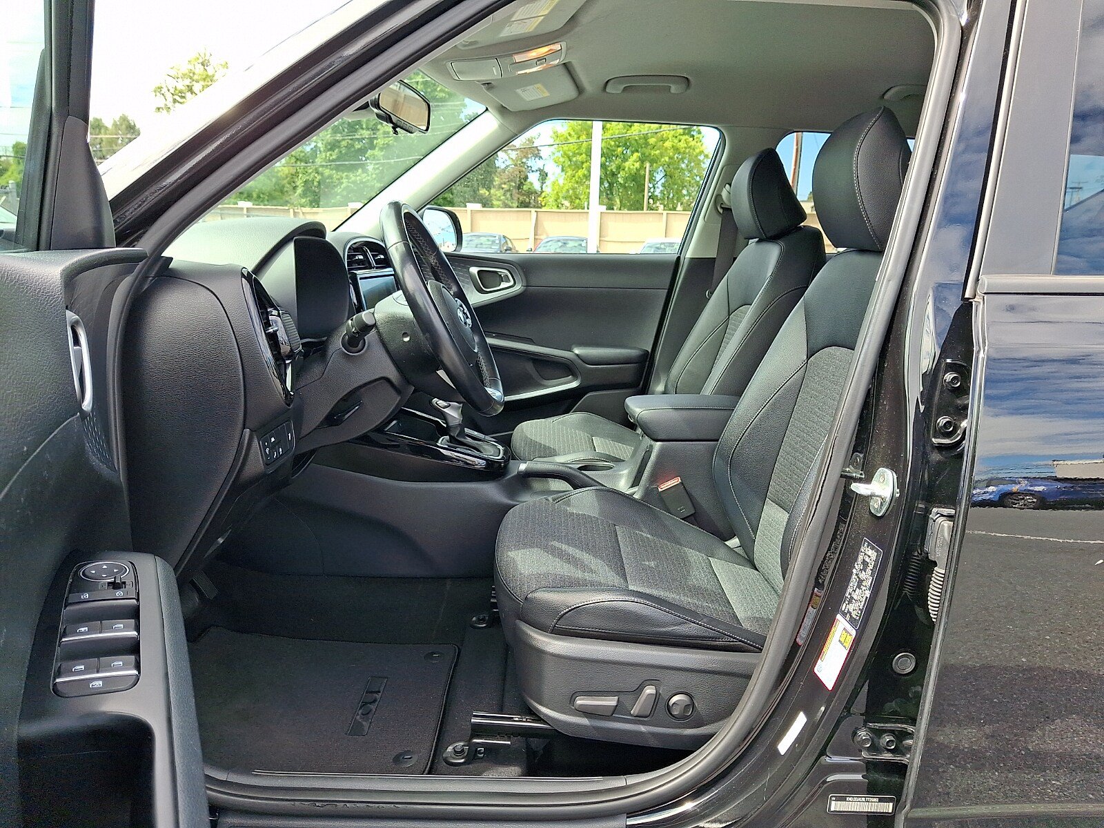 Used 2020 Kia Soul EX FWD image 16