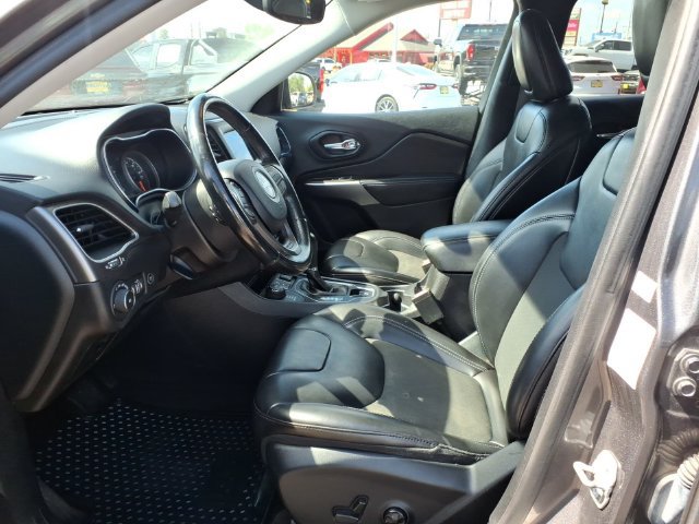 Used 2019 Jeep Cherokee Latitude Plus w/ Comfort/Convenience Group AWD/4WD image 21