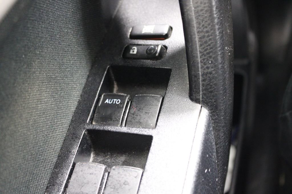 Used 2016 Toyota Corolla LE image 22