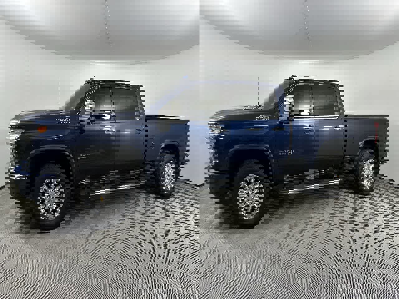 Used 2021 Chevrolet Silverado 2500 High Country w/ Z71 Off-Road Package image 5