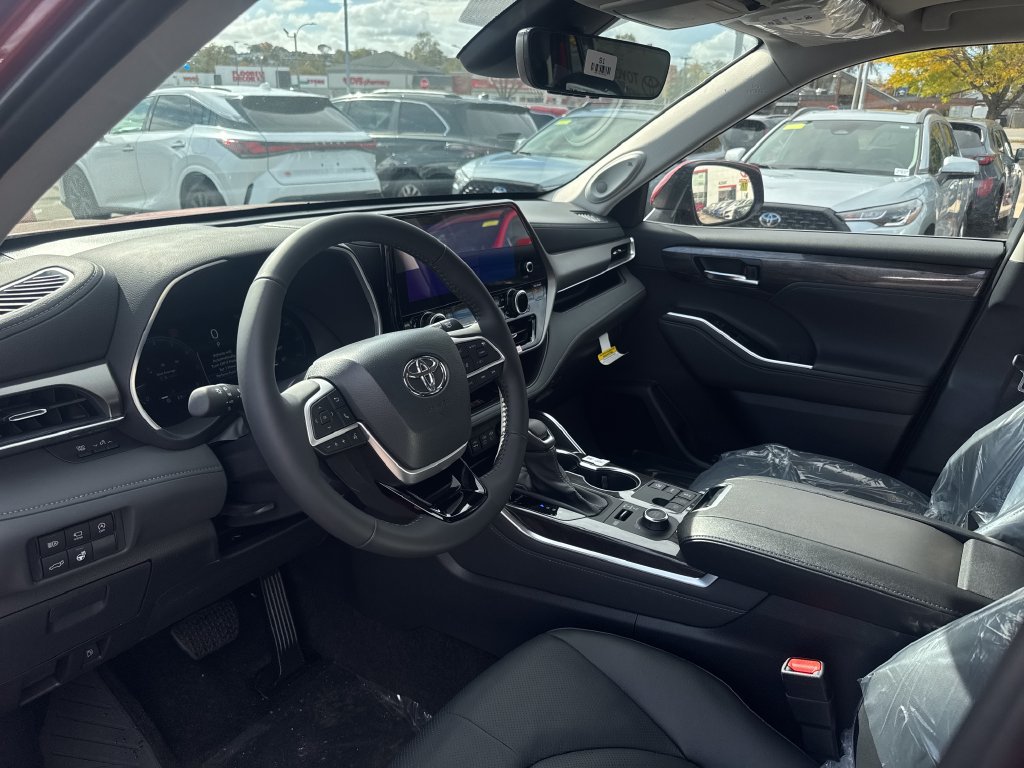 New 2026 Toyota Highlander Limited AWD/4WD image 13