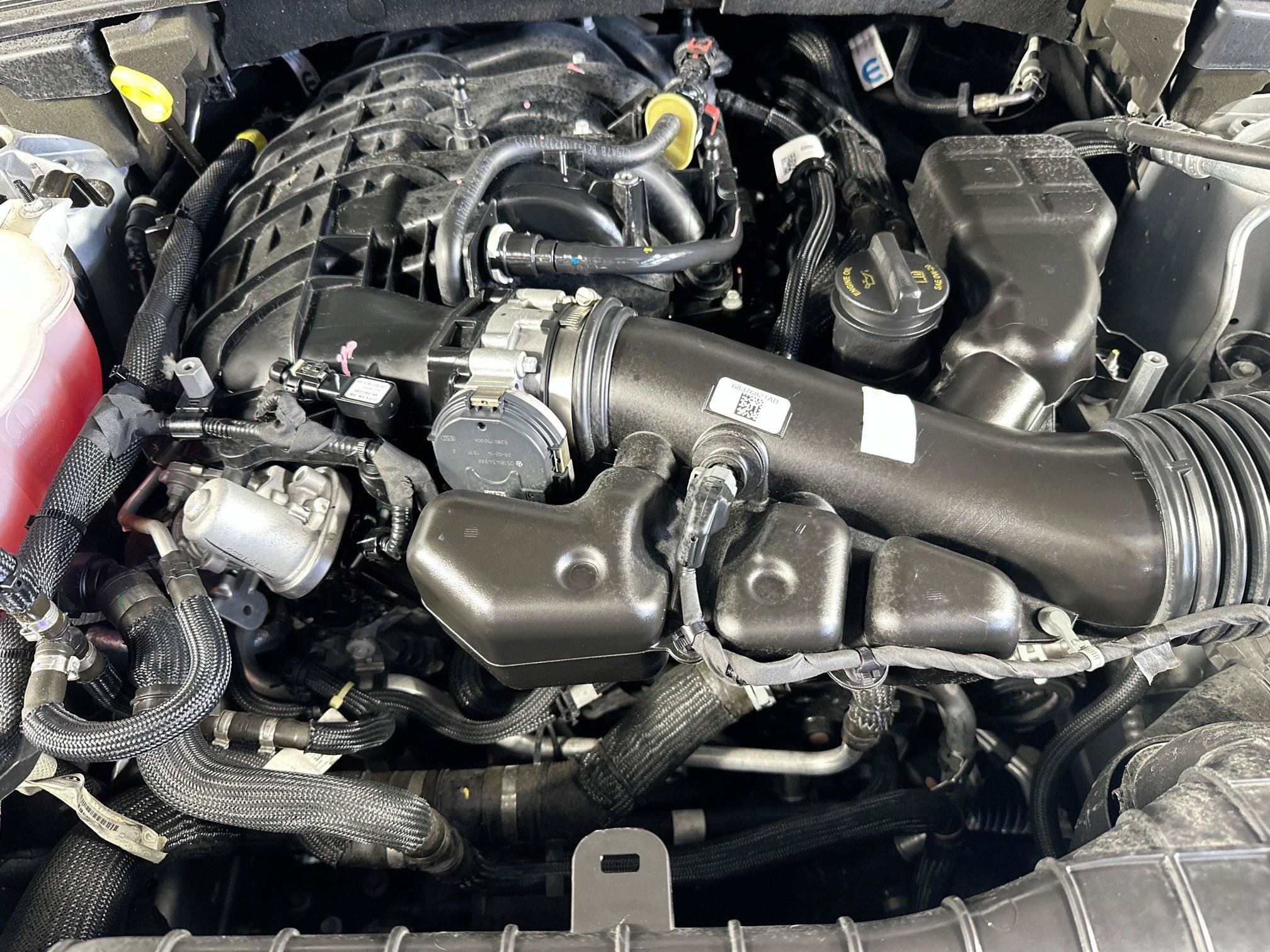 Used 2023 Jeep Grand Cherokee L Laredo RWD image 30