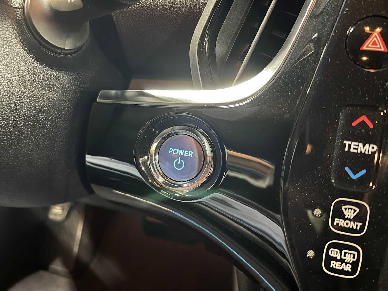 Used 2017 Toyota Prius Prime Premium image 32