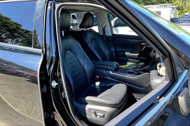 Used 2021 Toyota Highlander XLE FWD image 7