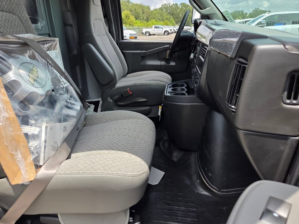 New 2026 Chevrolet Express 3500 w/ Power Convenience Package RWD image 17