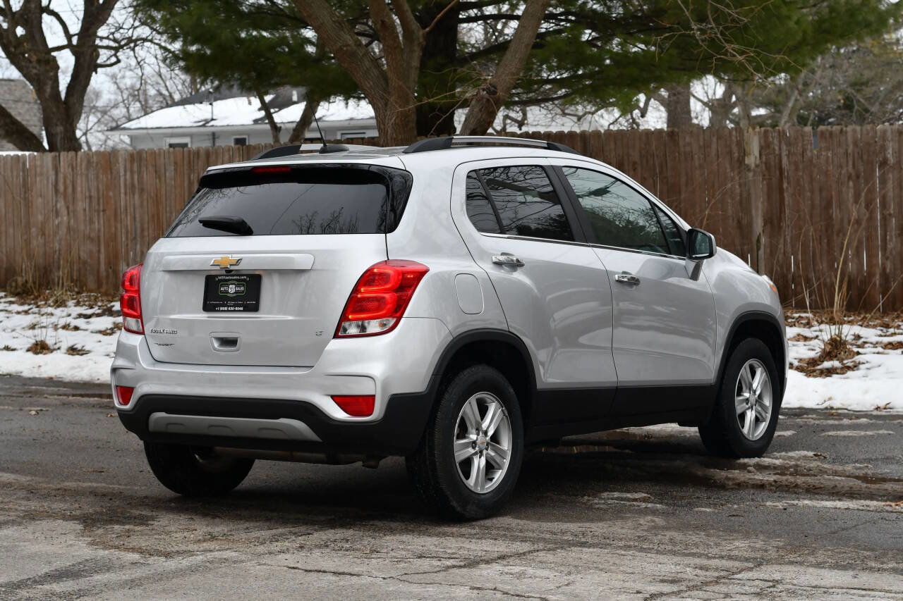Used 2018 Chevrolet Trax LT w/ LT Convenience Package image 4