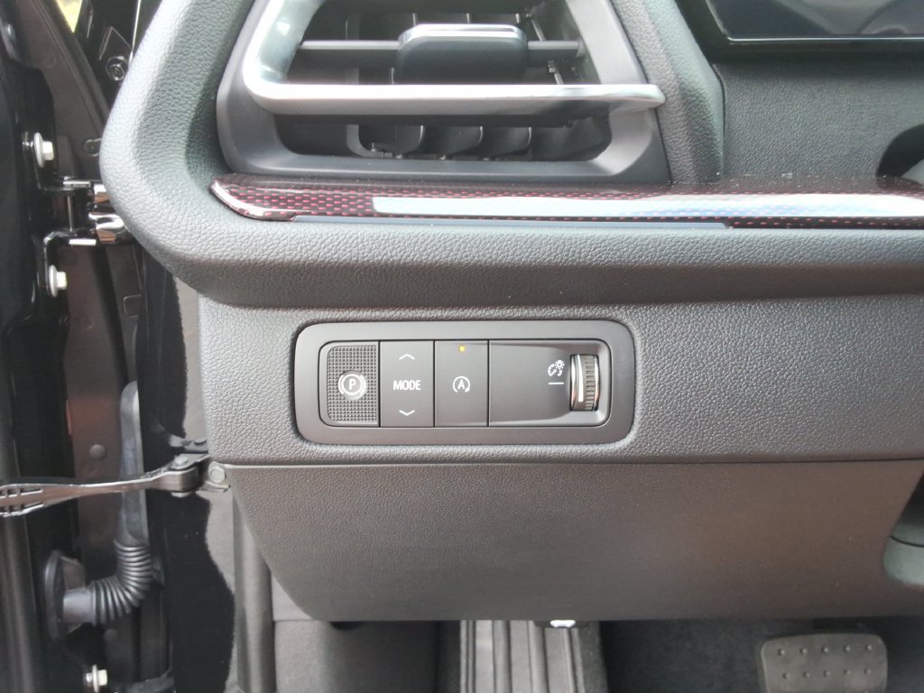 New 2027 Chevrolet Traverse RS FWD image 33