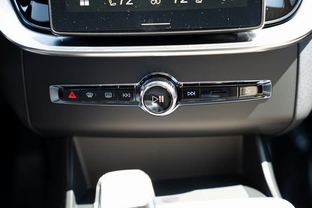 Used 2026 Volvo XC90 T8 Plus w/ Protection Package Premier image 21