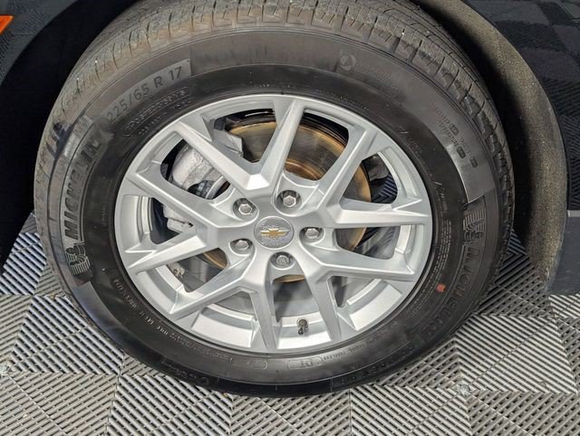 Used 2024 Chevrolet Equinox LT w/ LPO, Floor Liner Package FWD image 9